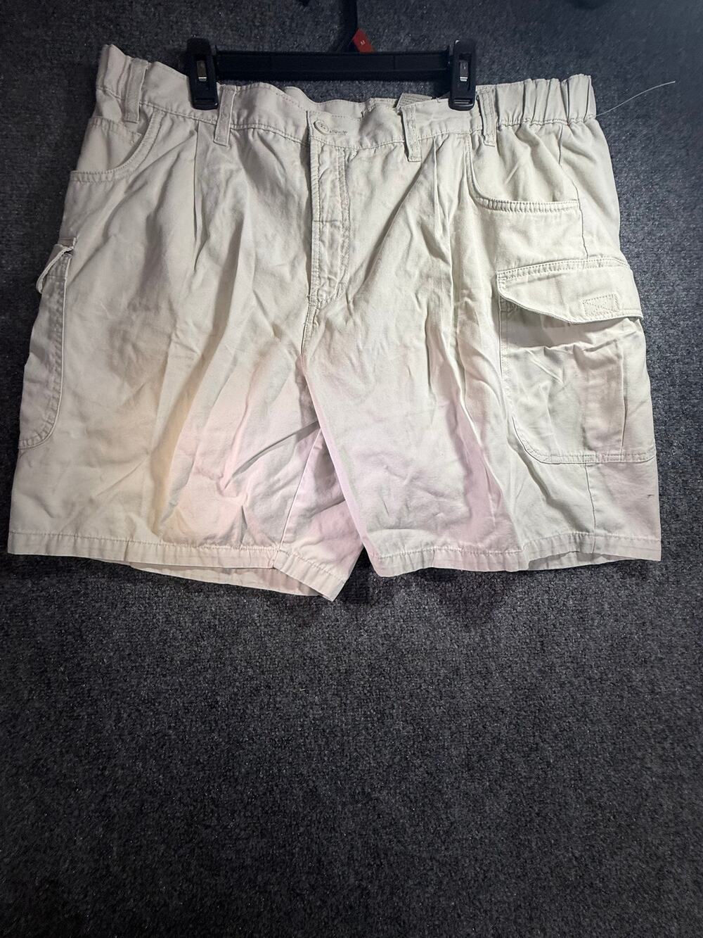 Weatherproof Garment Company Men's Stone Pleated Elastic Cargo Shorts Size 44W
